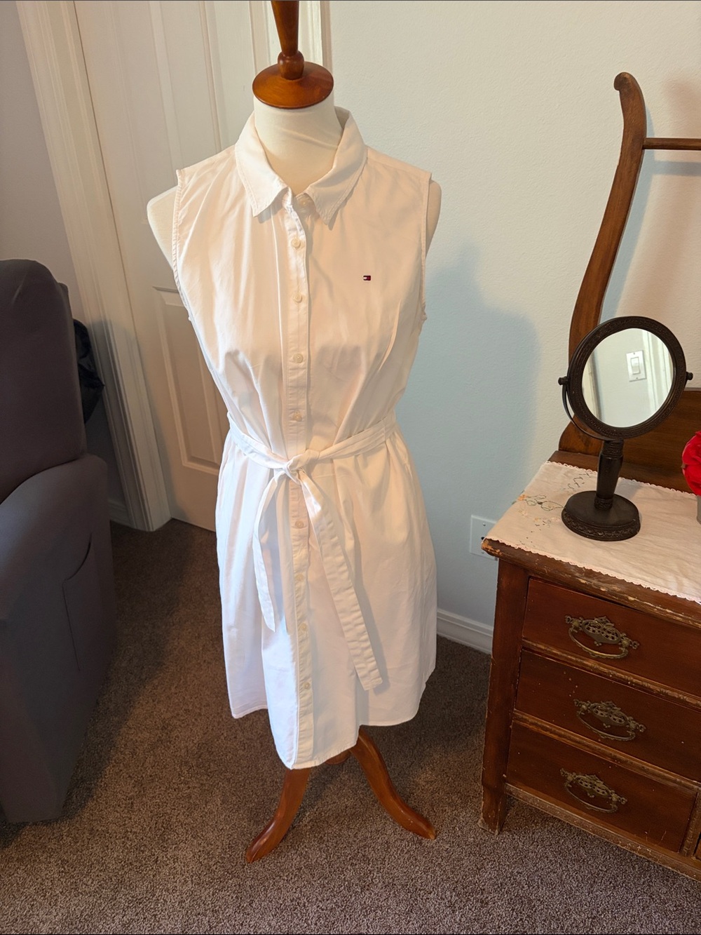 Tommy Hilfiger White Sleeveless Shirt Dress with Waist Tie